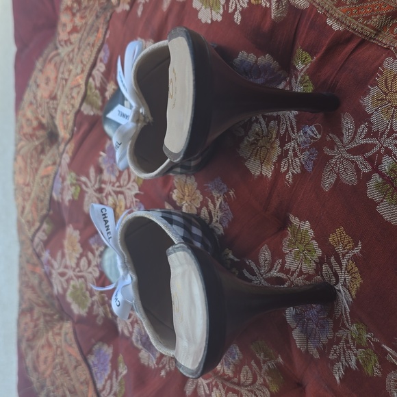 Chanel Gingham Black & White Mules - Picture 6 of 11